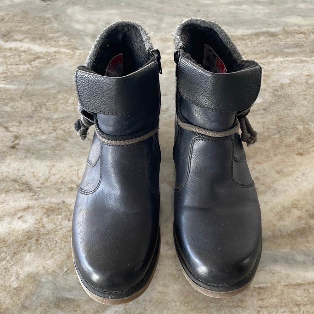 Rieker Fee 93 navy bootie